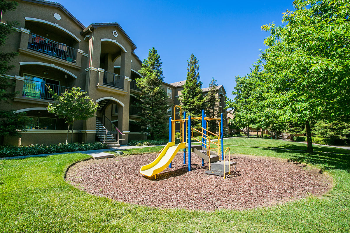 Rolling Oaks Apartment Homes photo 5